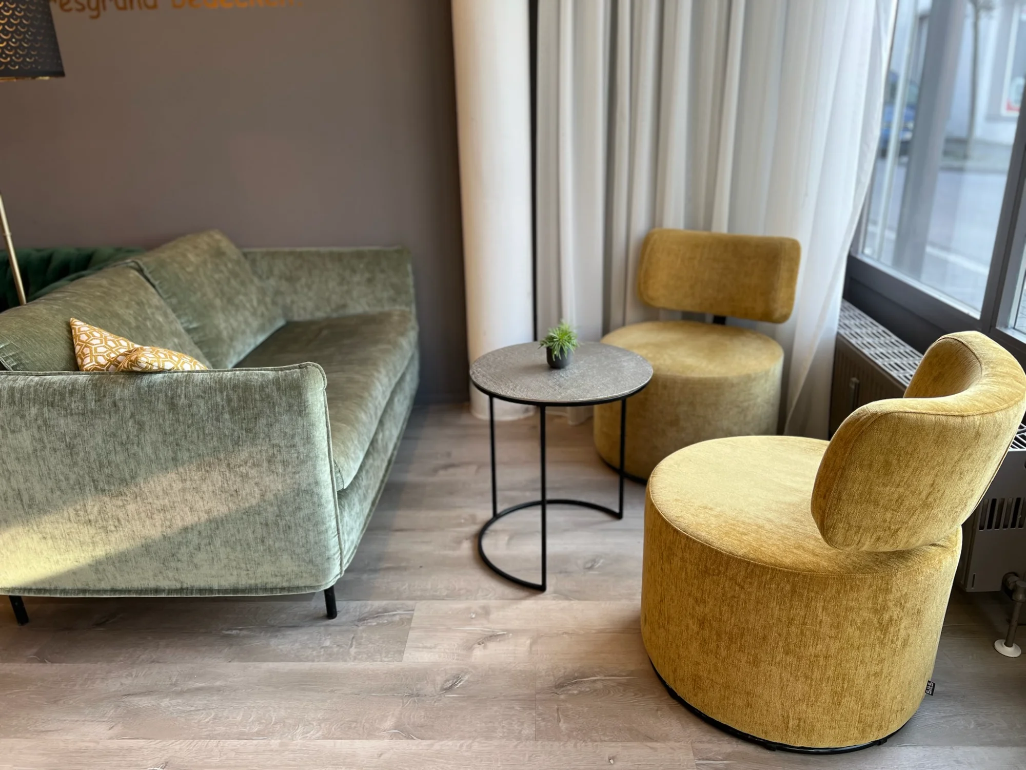 Sitzecke mit Sessel